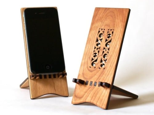 10. Hannahâ€™s Ideas in Wood iPhone Stands