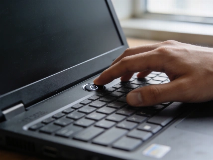 Unfreeze a Laptop Without Losing More Work Nerds Magazine