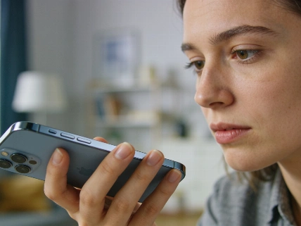 Apple settles $250M lawsuit over missing iPhone AI features Nerds Magazine