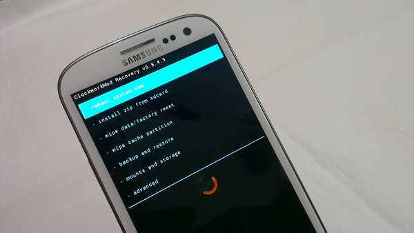 https://nerdsmagazine.com/wp-content/uploads/2013/07/Root-Samsung-Galaxy-S4.jpg