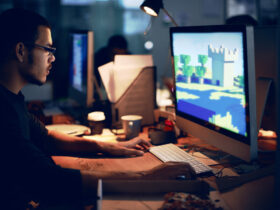 gamer playing minecraft