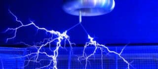 picture of a tesla coil making lightning