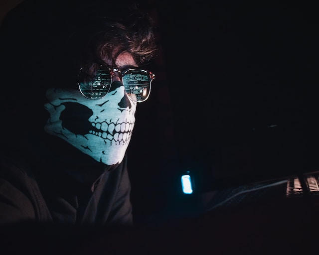 hacker in mask