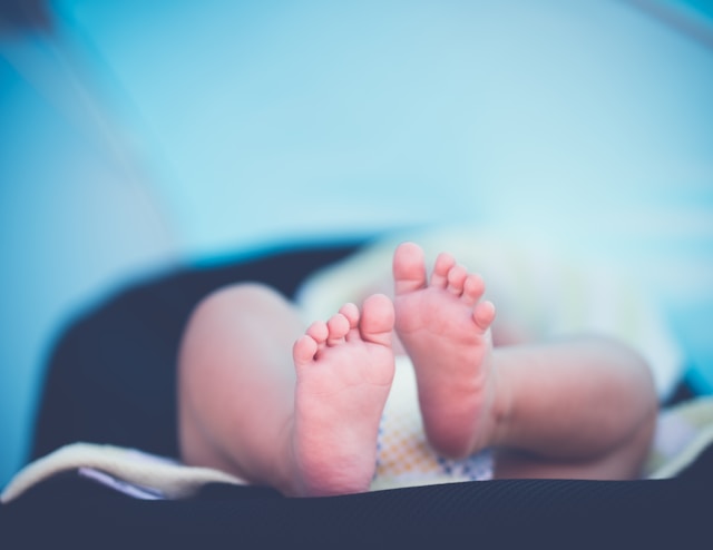 baby feet newborn diaper rash