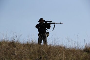 hunter hunting gun sniper